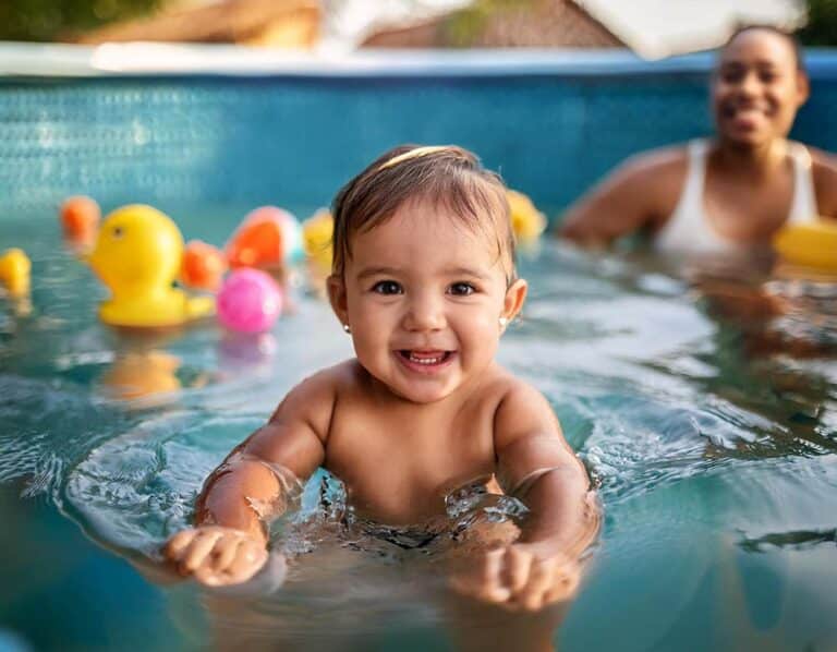Découvrez les bienfaits de l'éveil aquatique pour le développement de votre enfant