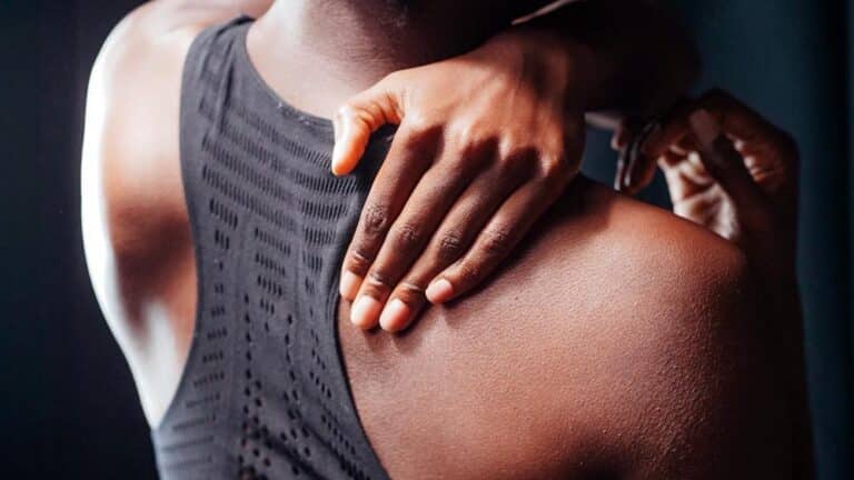 Reprendre la natation après une blessure : étapes et astuces pour réussir