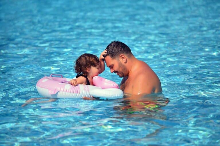 Les bienfaits de l’éveil aquatique sur le sommeil des bébés