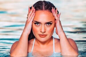 Fond de teint corps waterproof pour nageurs : comment camoufler vos imperfections même dans l&rsquo;eau