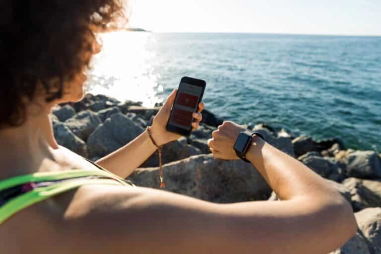 Top 3 des applications pour progresser en natation en 2025