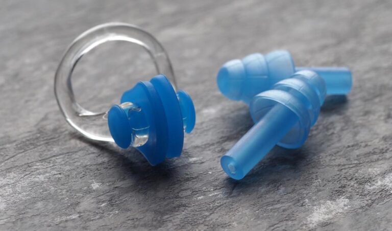 Lire la suite à propos de l’article Pince‑nez en natation : utile ou gadget ?