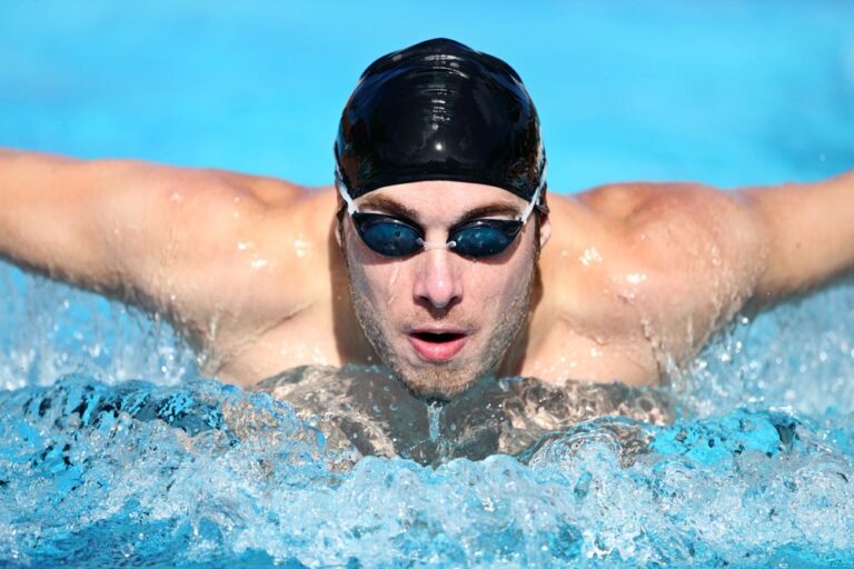 Lire la suite à propos de l’article Adapter son allure en natation pour l’eau libre : repères utiles et erreurs à éviter