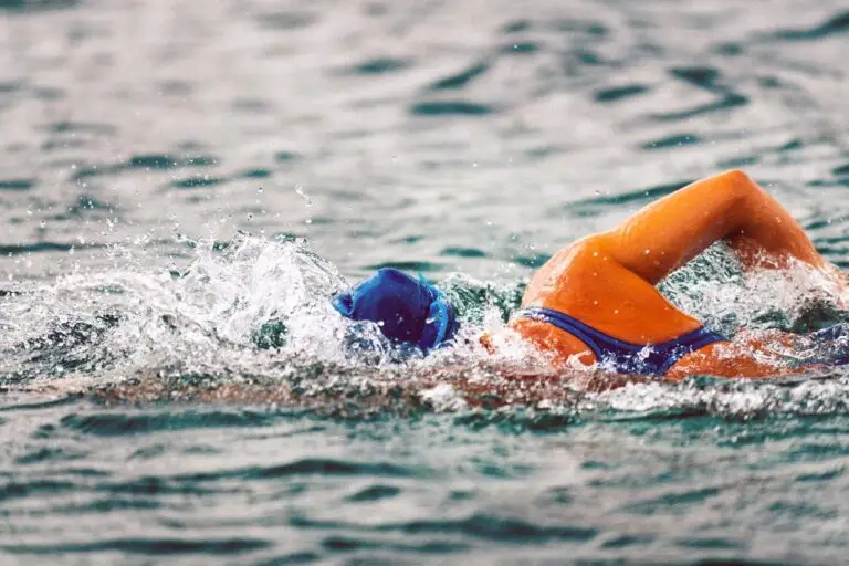 De l'entraînement en piscine à la nutrition en mer, découvrez tous les secrets pour performer sur 3, 5 ou 10 km. Préparez-vous comme un pro !