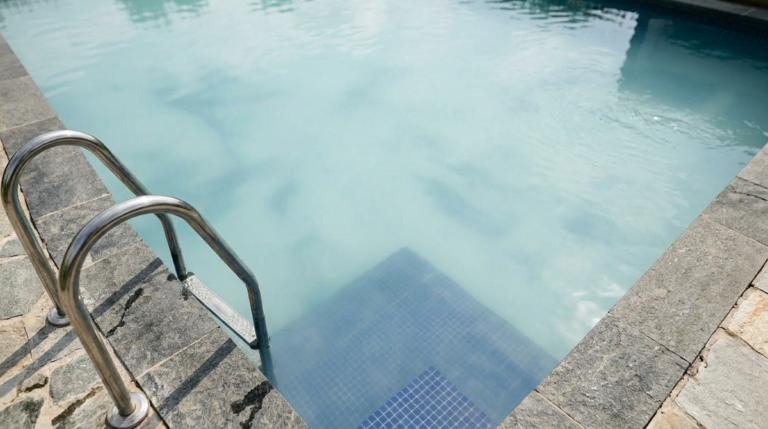 eau piscine trouble repetitive probleme filtration piscine