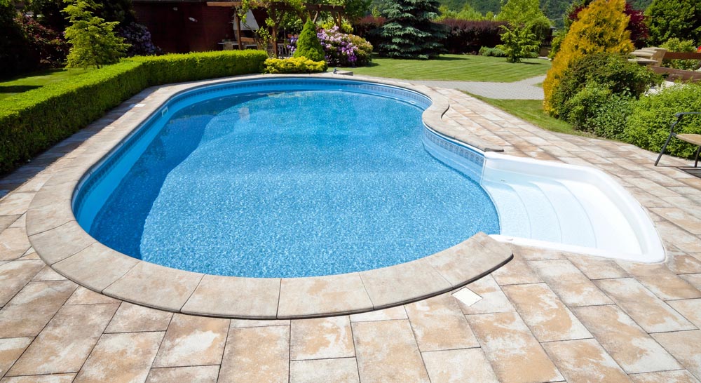 The pool with the garden