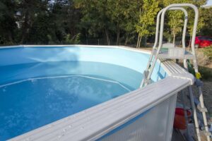 Canicule : les piscines hors-sol, la solution rapide pour se rafraîchir chez soi