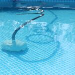 Robots hydrauliques et piscine : comprendre, choisir et optimiser l’entretien